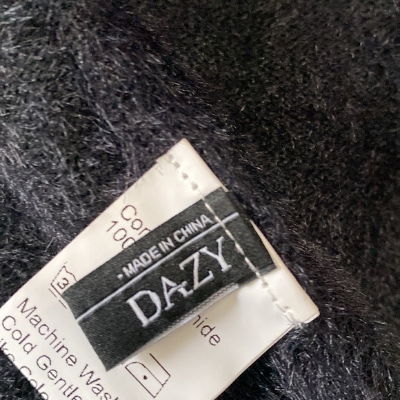 Dazy Christmas Embroidered Mock Neck Drop Shoulder Fluffy Knit Sweater Sz L NWOT - Picture 11 of 16